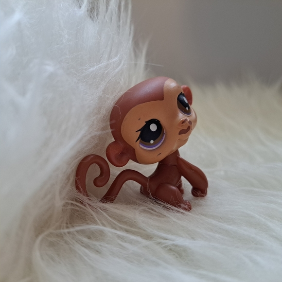 Littlest Pet Shop | Brown cute monkey *paint chipped* - Picture 6 of 11